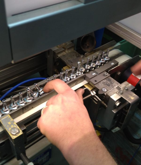 caricamento-valvole-manuale